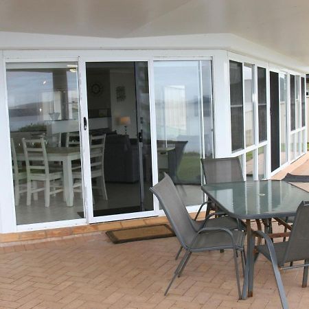 The Clippers 1 Fabulous Waterfront Unit Apartment Salamander Bay Exterior photo