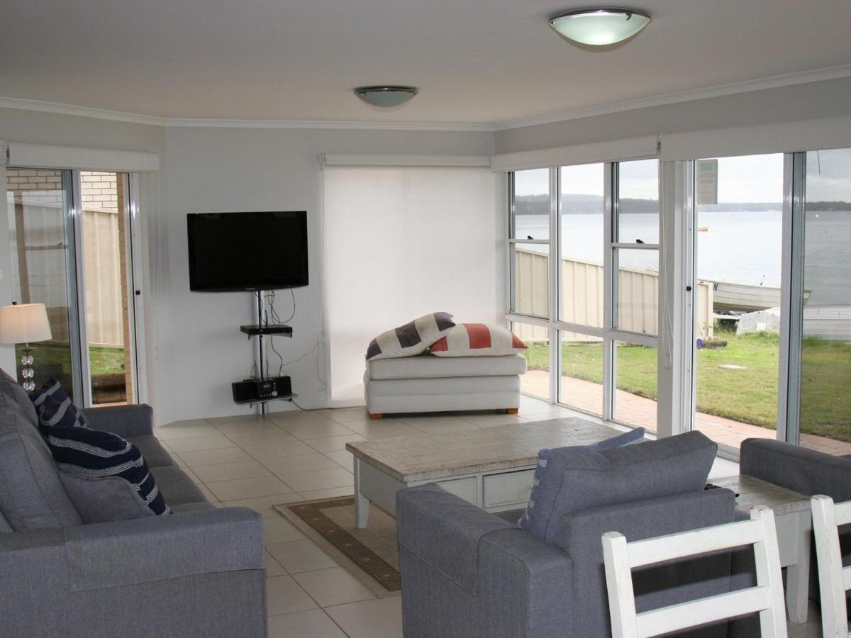 The Clippers 1 Fabulous Waterfront Unit Apartment Salamander Bay Exterior photo